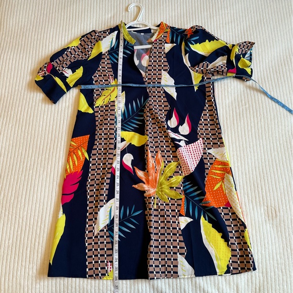 Bold Patterned Vacation Dress - Picture 6 of 7